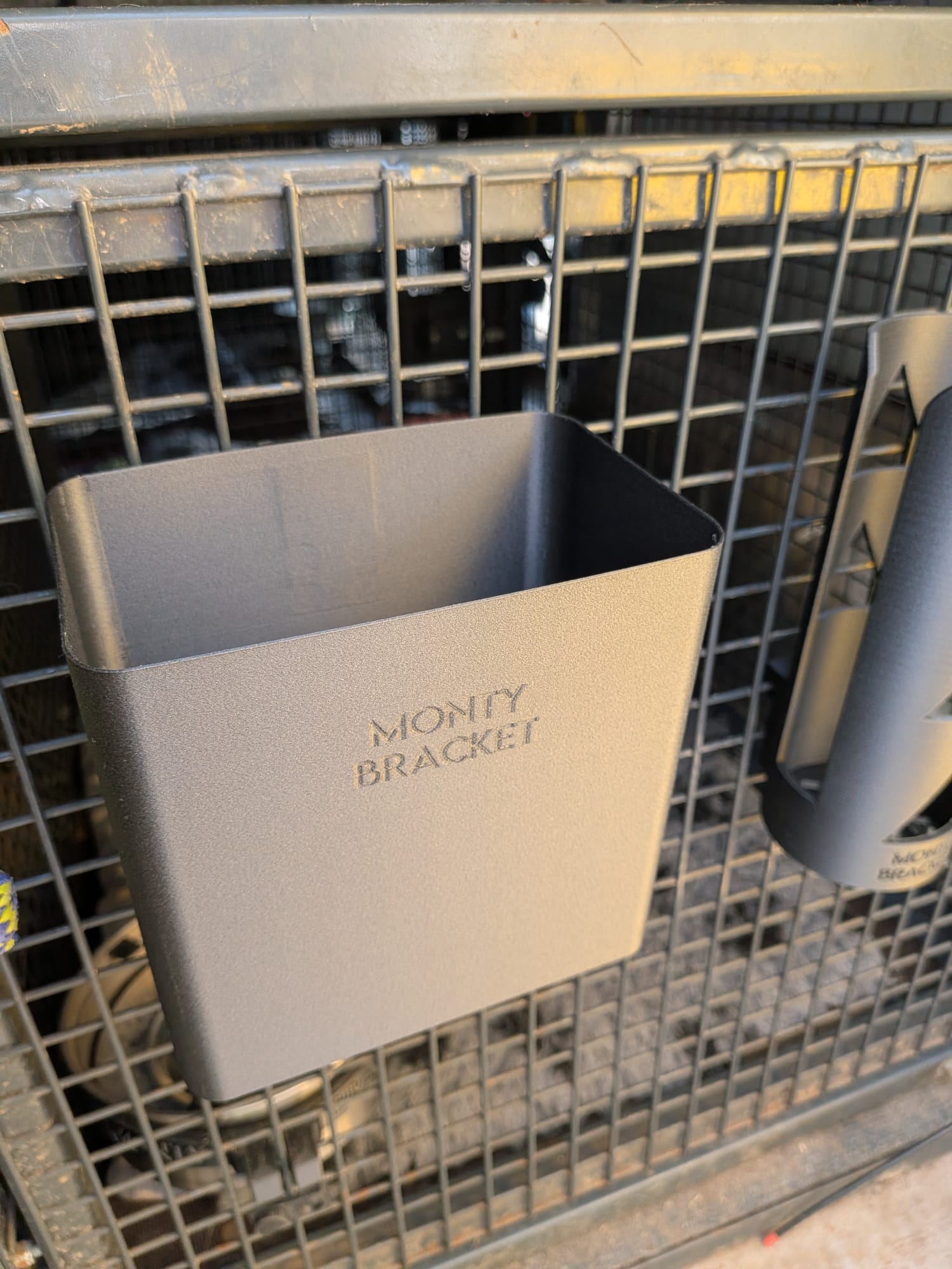 Monty Bracket Storage Bucket
