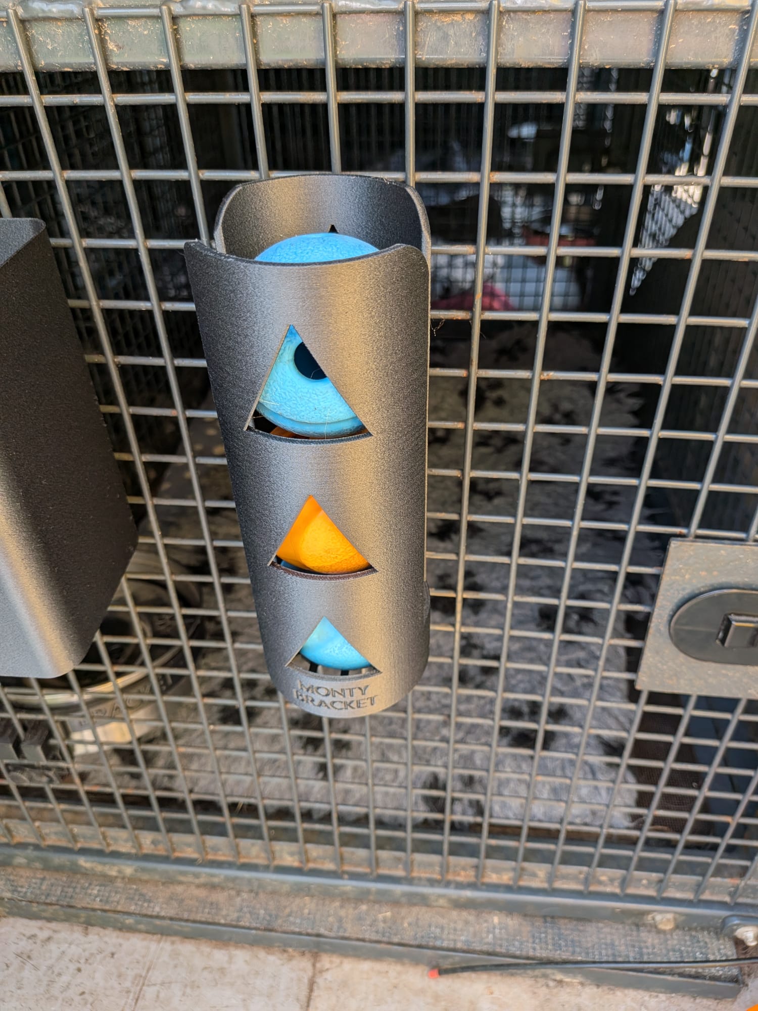Monty Bracket Ball Dispenser v2.0