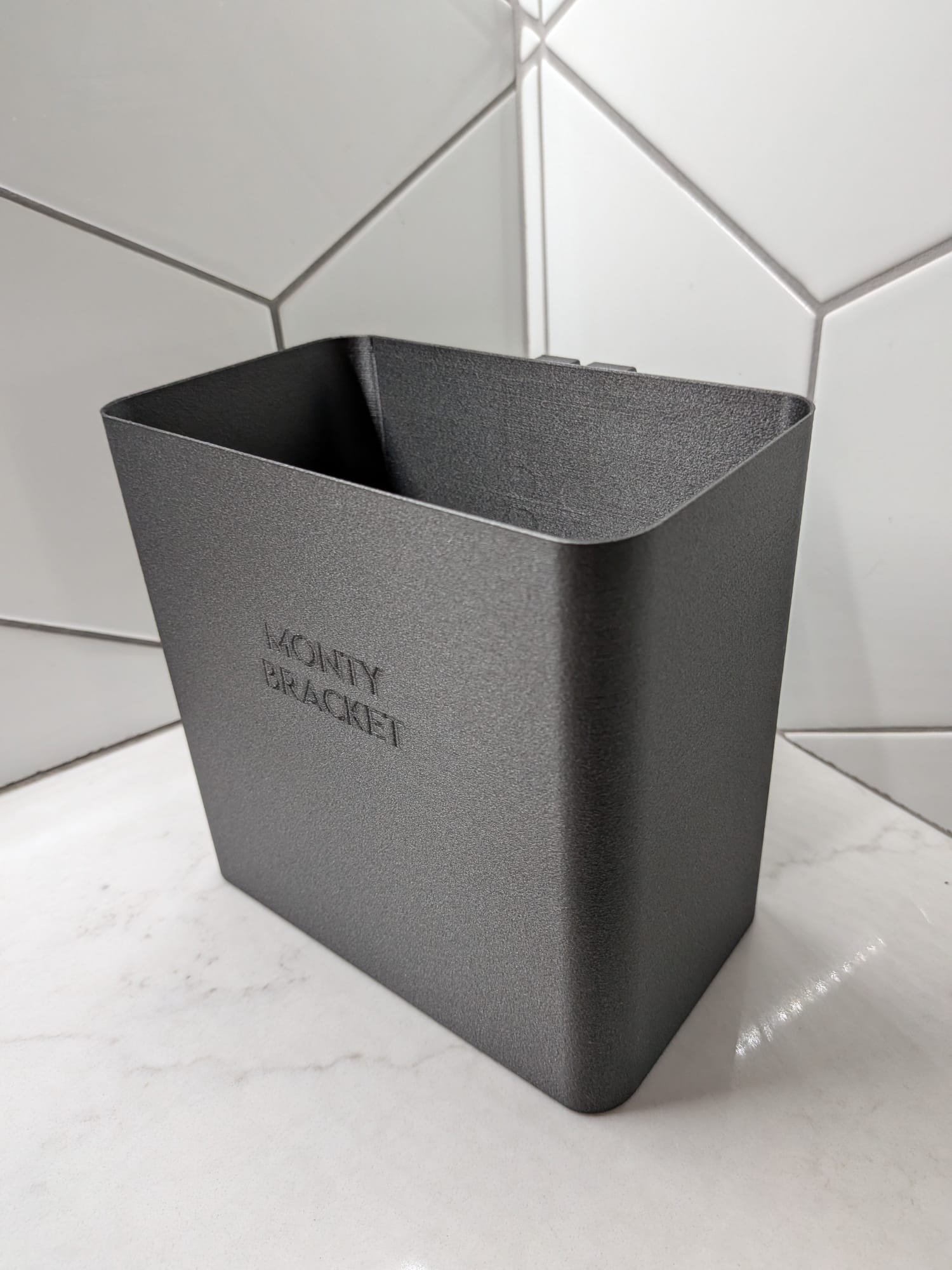 Monty Bracket Storage Bucket